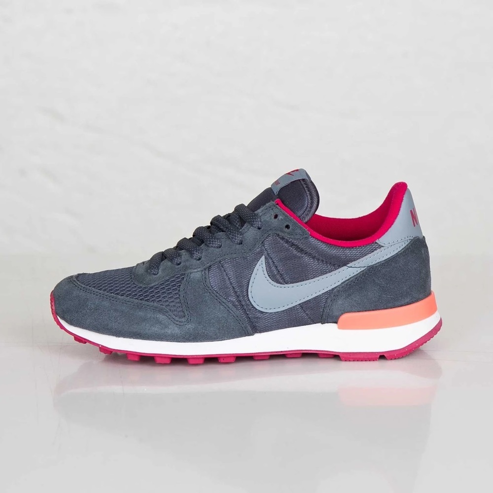 Nike Women’s Internationalist sneakers